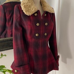 Elevenses plaid coat w/faux fur detachable collar.